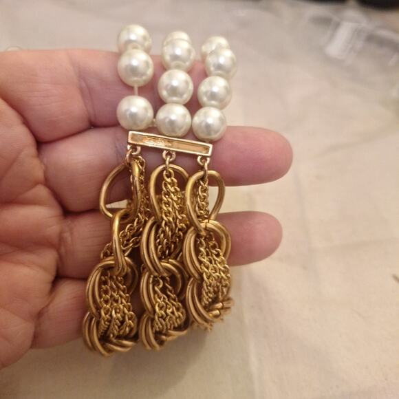 Chunk Gold Tone Three Strand Synthetic Pearl And Gold Chain Stretchy Bracelet - Picture 1 of 4